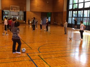 FC東京による高齢者の体操教室